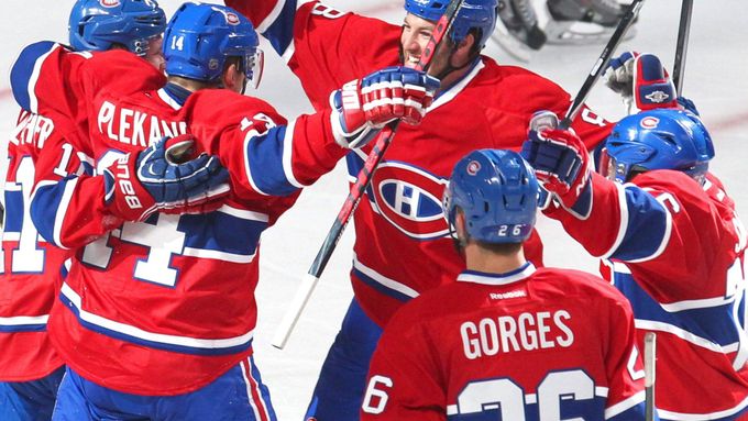 Radost hokejistů Montrealu po brance Tomáše Plekance.