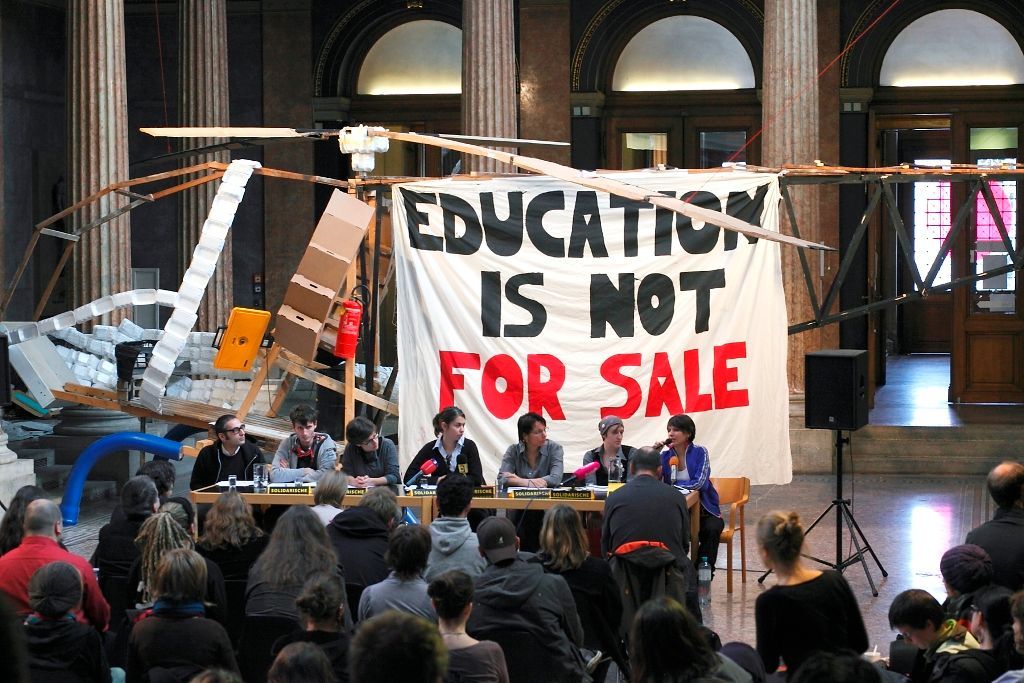 Protest rakouských studentů - vzdělání není na prodej