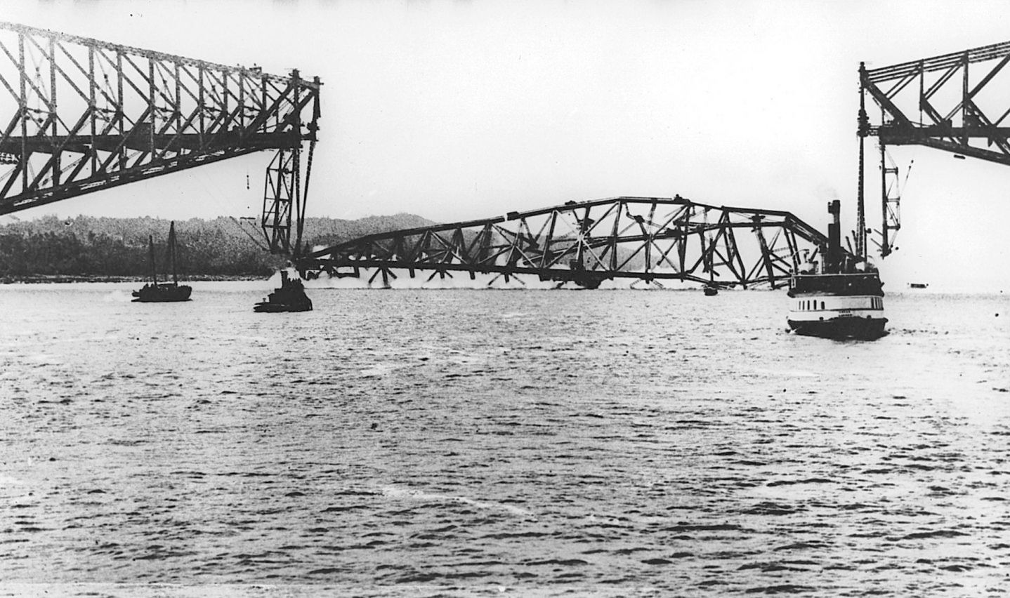 1_Foto_September 11, 1916: Quebec Bridge, Canada