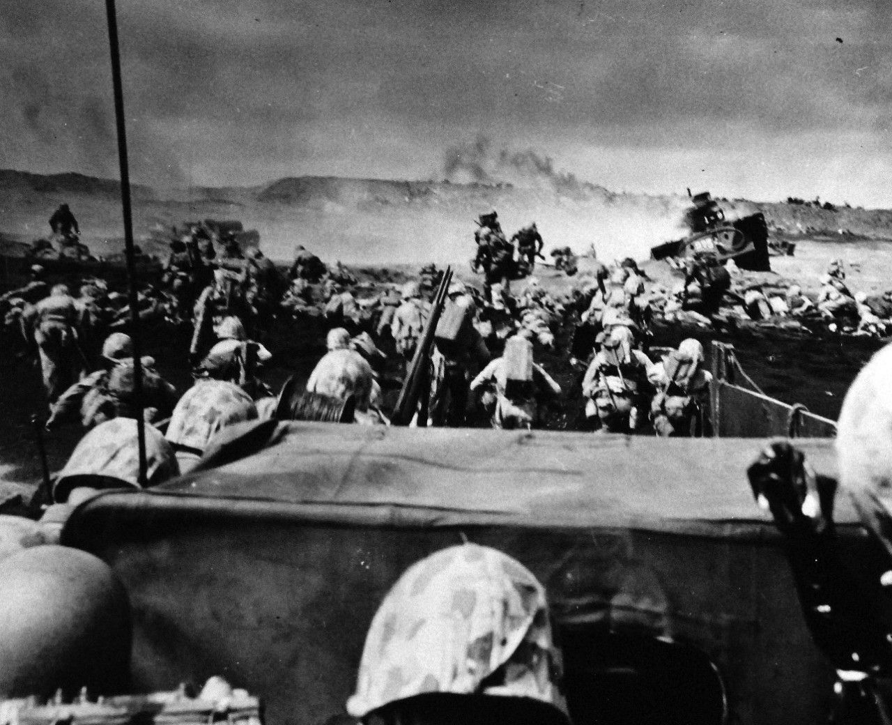 Jednorázové užití / Fotogalerie / Uplynulo 75 let od bitvy o japonský ostrov Iwo Jima / PB