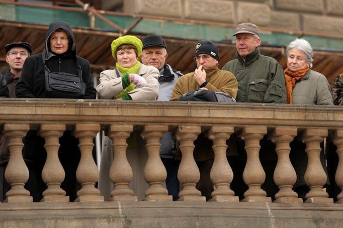 Jan Palach zemřel na následky popálení po třech dnech. Jeho pohřeb 25. ledna 1969 se stal celonárodní demonstrací proti začínající normalizaci.