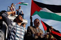 Izraeli se nelíbí dohoda Palestinců, zastavil mírová jednání