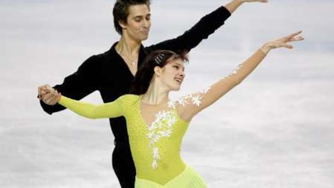 Čeští krasobruslaři Kamila Hájková a David Vincour během vystoupení na MS v Calgary.