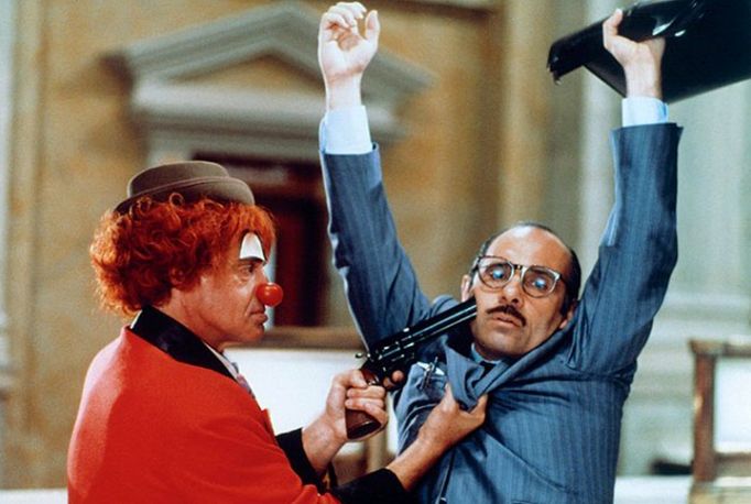 Jean-Paul Belmondo a Guy Marchand ve filmu Bezva finta.