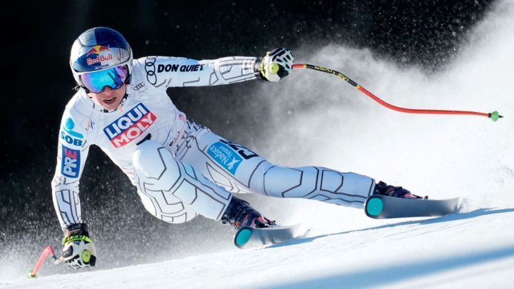 Ledecká zažila nepříjemný moment. Před jízdou zkolaboval člověk, zasahoval vrtulník; Zdroj foto: Reuters