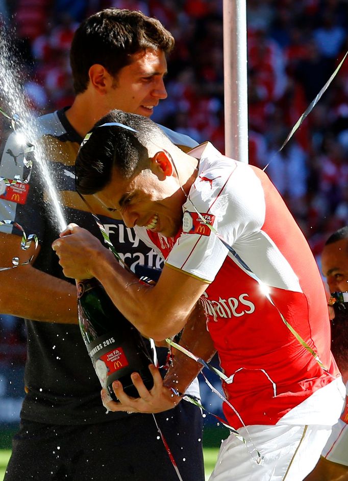 Gabriel Paulista celebrates slaví Community Shield 2015