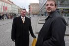 About a fourth of all 7 members of Liberal Reform Party (LIRA) chaired by Milan Hamerský are preparing to unveil a statue of the president of the Czech Republic, Václav Klaus.