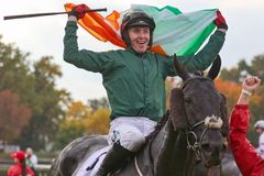 Británie píše o zázraku v Česku. Málem skončil na oběžné dráze, tvrdí o irském vítězi