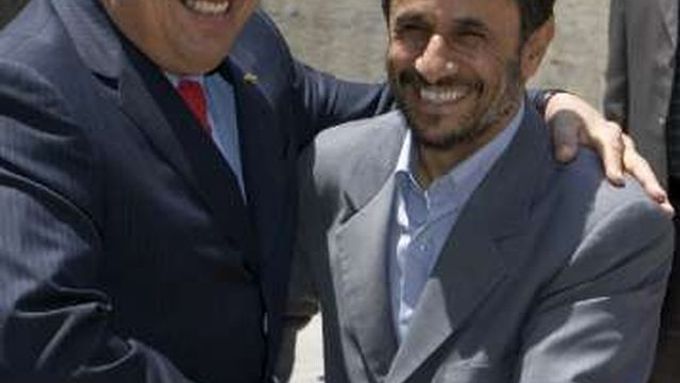 Hugo Chávez s íránským prezidentem Mahmúdem Ahmadínežádem.