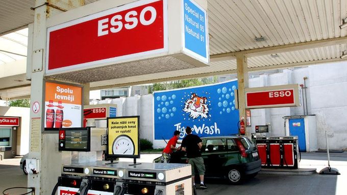 Čerpací stanice řetězce Esso (ilustrační záběr)