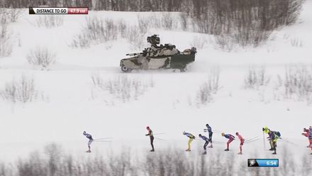 Rozjetý tank sledoval běžkaře. Vojáci se přijeli podívat na lyžařský závod