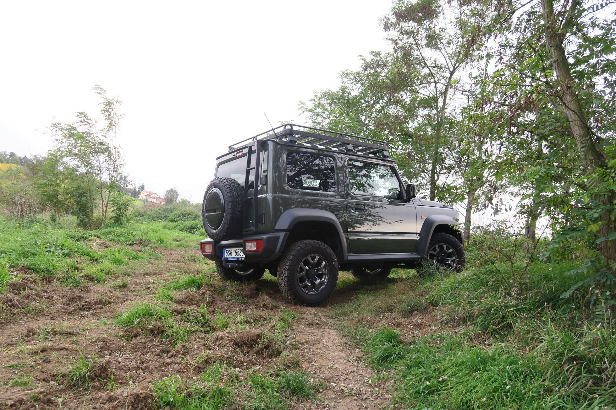 Suzuki Jimny ojetý