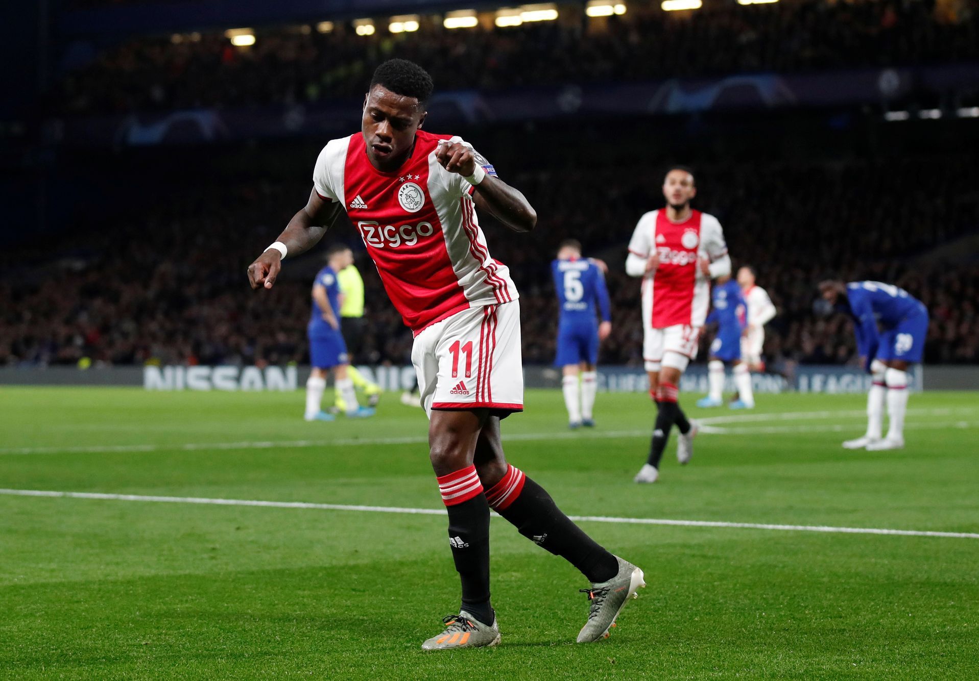 fotbal, Liga mistrů 2019/2020, Chelsea - Ajax Amsterdam, Quincy Promes