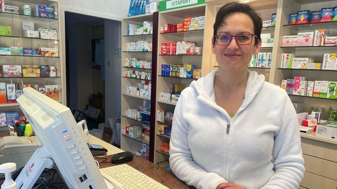 Aktuálně.cz navštívilo lékárníci Věru Halfarovou, která popsala, proč zvažuje prodej lékárny. Podle ní jsou lékárníci  ve stále obtížnější situaci.