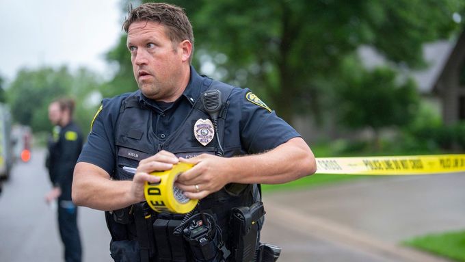 Policie zahajuje vyšetřování na místě střelby v Minnesotě.