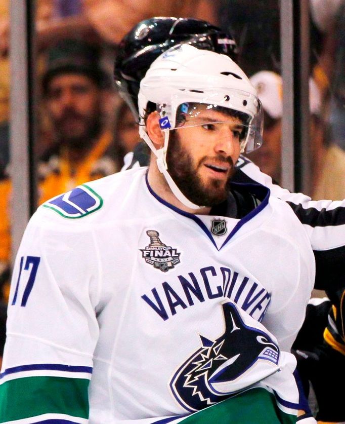  Ryan Kesler z Vancouveru Canucks (2011)