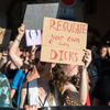 Pochod Amnesty International proti rozhodnutí amerického nejvyššího soudu v otázce potratů