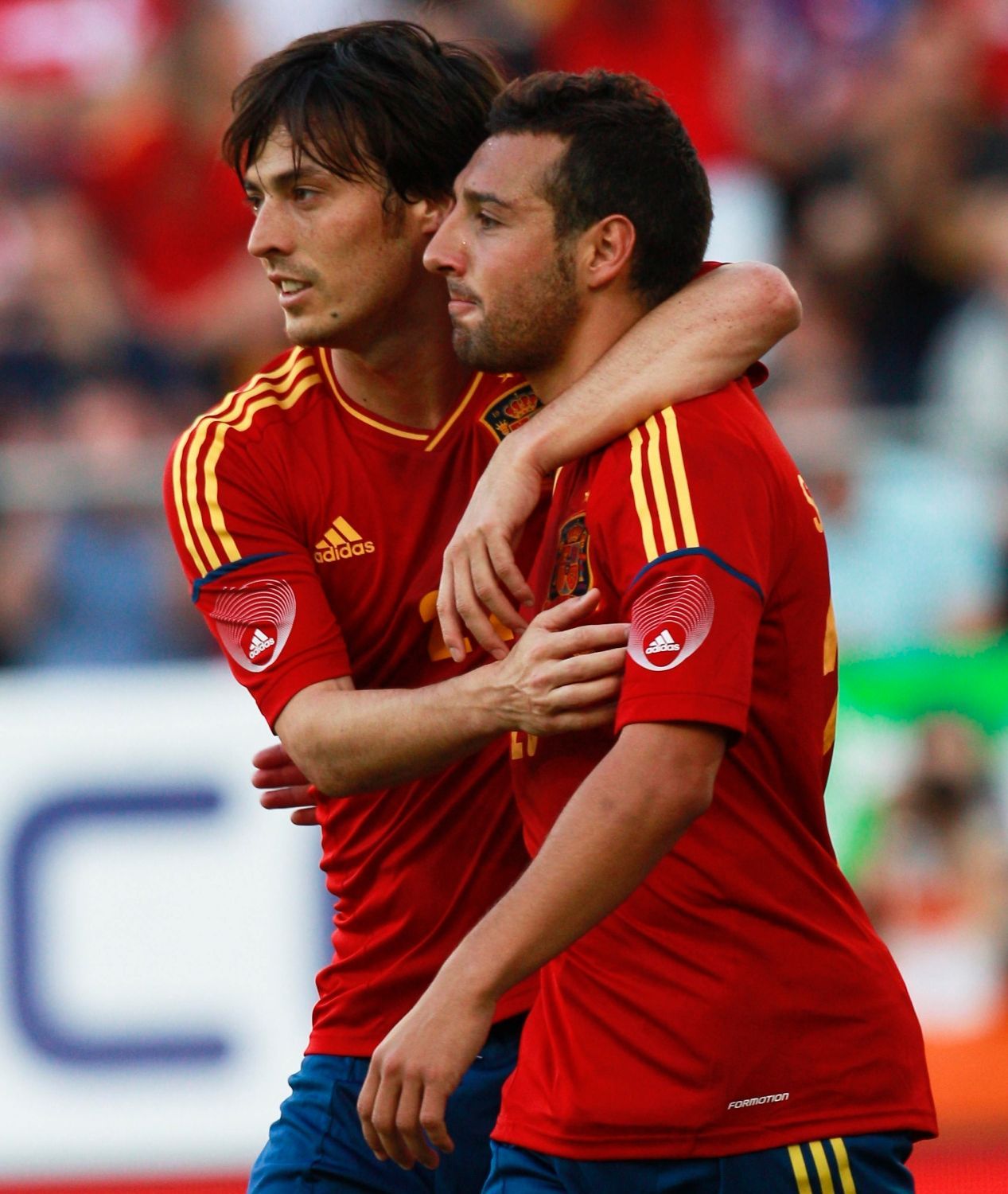 David Silva a Santiago Cazorla slaví španělský gól v přátelském utkání proti Srbsku