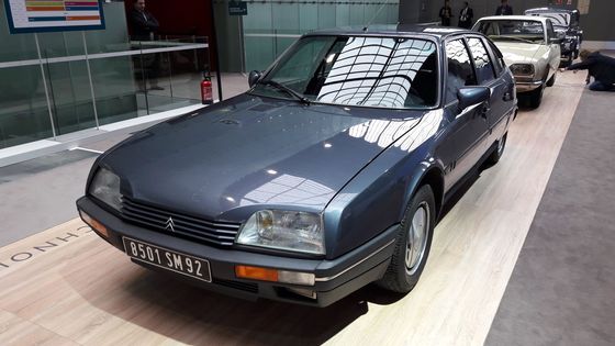 Citroën CX je podle některých fanoušků značky posledním skutečným modelem s dvojitým šípem ve znaku.