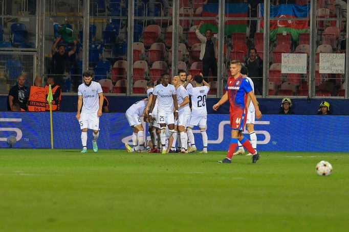 Radost hráčů Karabachu v odvetě 4. předkola LM Plzeň - Karabach