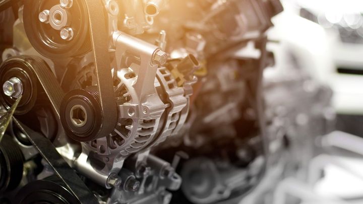 Velká Británie: Zákaz prodeje spalovacích motorů možná přijde již v roce 2032