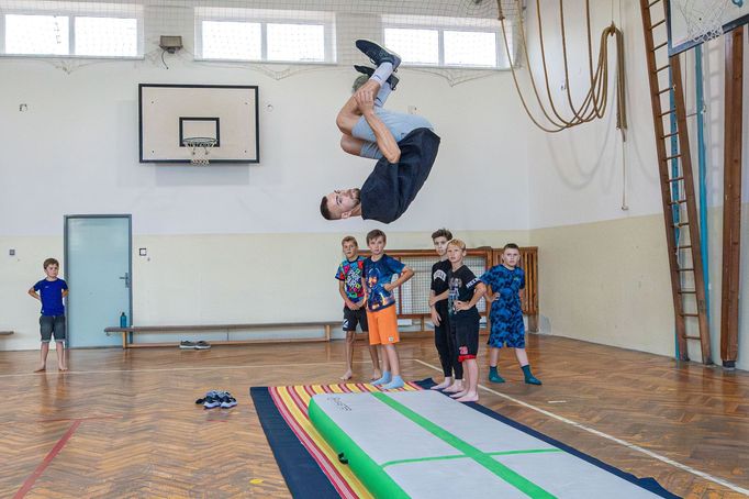 Jakub Pančík na lekci parkouru.