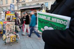 Za pomoc atentátníkům při útoku na Charlie Hebdo půjde pár na 30 let do vězení