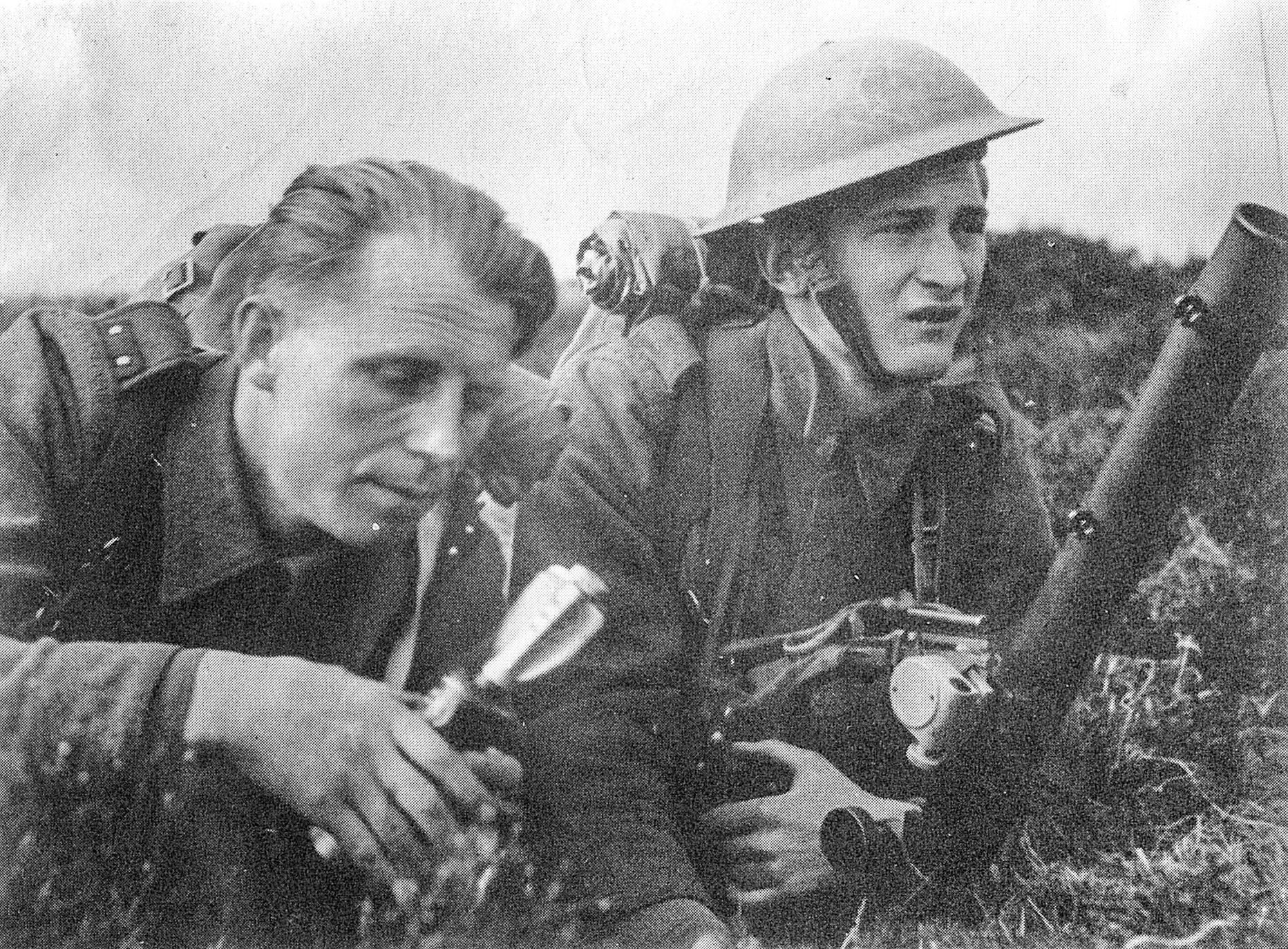 Dunkerk 1944, Českoslovenští vojáci, WWII., Dunkirk, Zahraničí, Kříže a hvězdy od Dunkerque: Černá kniha Čs. samostatné obrněné brigády 1944-1945