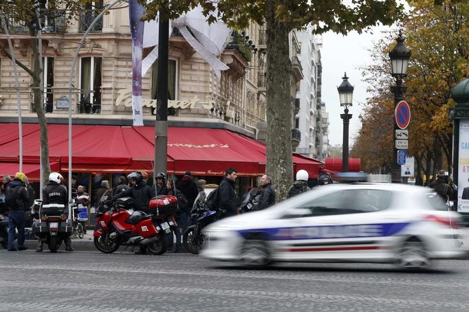 Francouzská policie je v pohotovosti.