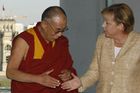 Dalajlama byl u německé kancléřky, Peking trucuje