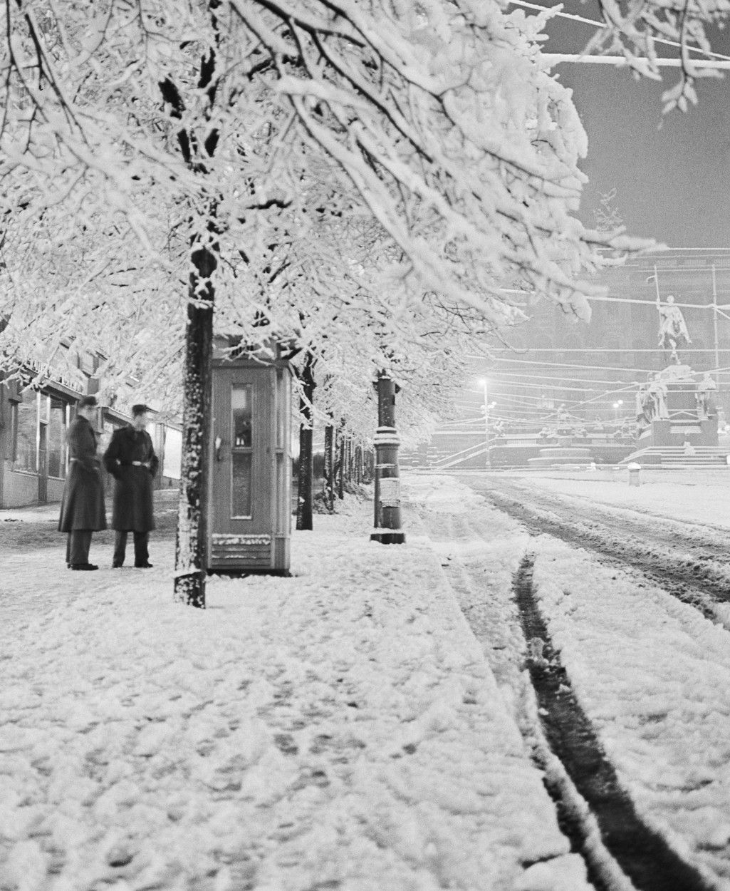 telefonn-budka-telefonn-automat-telefon-telekomunikace-historie