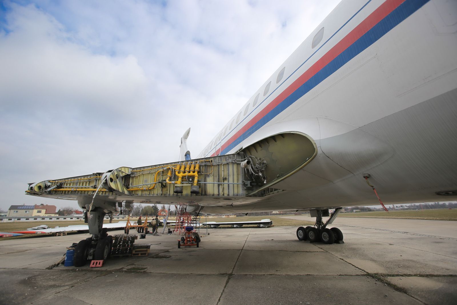 Oprava starých vládních letadel Tupolev - Velký přelet