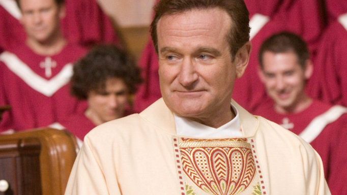 Robin Williams ve filmu Kněz je poděs