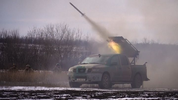"Bez munice prohrajeme." Ukrajinci začínají být v úzkých, Rusové chystají další útoky; Zdroj foto: Aktuálně.cz/Associated Press