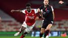 Bukayo Saka a Jakub Hromada ve čtvrtfinále EL Arsenal - Slavia