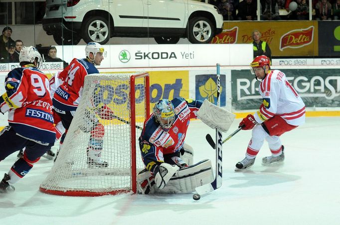 Třinec - Pardubice: Jan Peterek - Július Hudáček