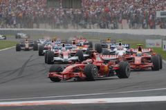 Motory duněly, chyběl Mercedes a závodili Brazilci. Tak se F1 změnila od poslední GP Francie