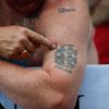 Euro 2016, Slovensko-Anglie: anglický fanoušek - tetování