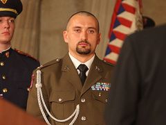 Praporčík Petr Králík medaile Za hrdinství, za hrdinství v boji a za záchranu lidských životů
