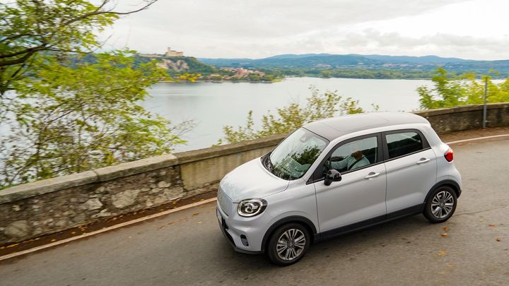 Důsledek čínských cel? Ruší se plán na výrobu elektromobilu v Polsku