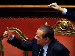 Politické a podnikatelské elity v Itálii jsou spokojeny, škrty se jich nijak nedotknou.