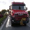Nehoda osobního vozu a kamionu u Hradce Králové
