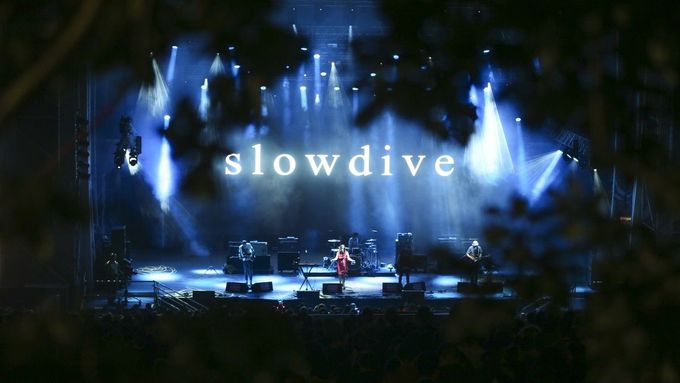 Skladba Shanty z nového alba, jak ji Slowdive zahráli ve studiu newyorského rádia WFUV. Foto: Profimedia.cz
