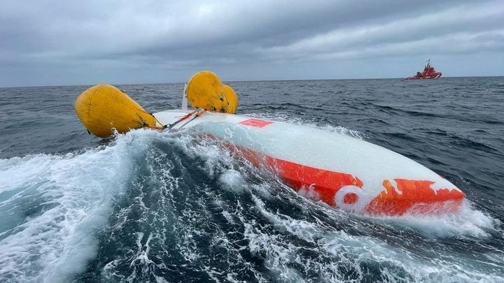 "Na hranici nemožného.“ S námořníkem se převrátila loď, na oceánu byl pod ní 16 hodin; Zdroj foto: Reuters