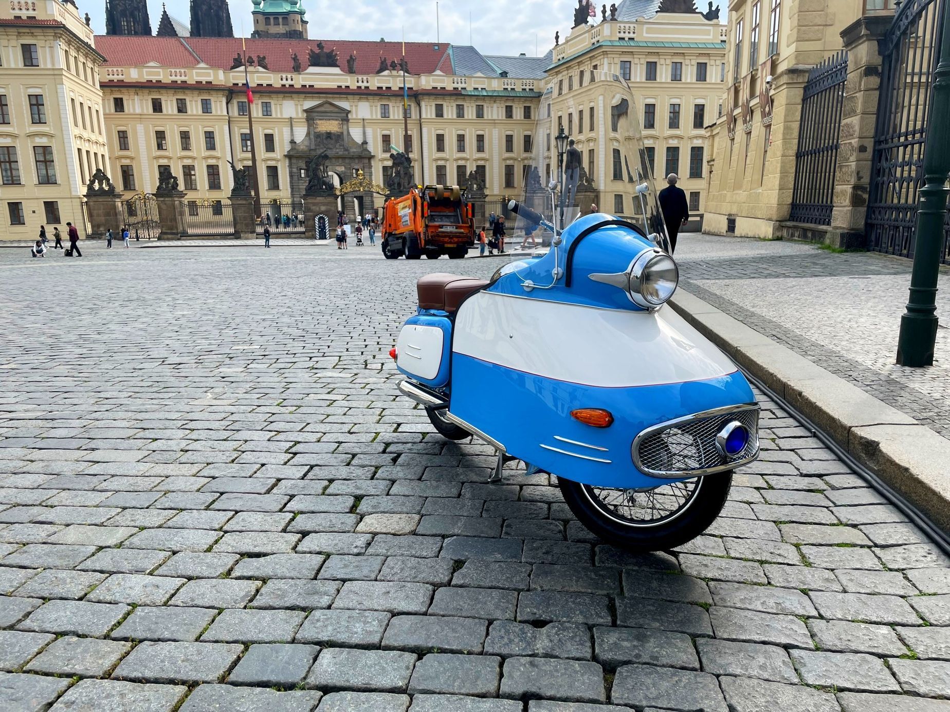 Jawa 350 Nanuk