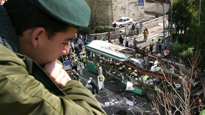 Cruja Šalevová přežila útok Palestince na autobus v Jeruzalémě z ledna 2004 (na snímku), při němž zahynulo 11 lidí a přes 50 bylo zraněno.