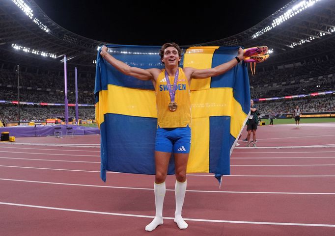 Švédský tyčkař Armand Duplantis a jeho rekord při MS v atletice 2025 v Tokiu