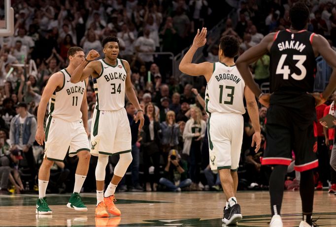 Milwaukee Bucks se radují z další výhry v play off NBA 2019