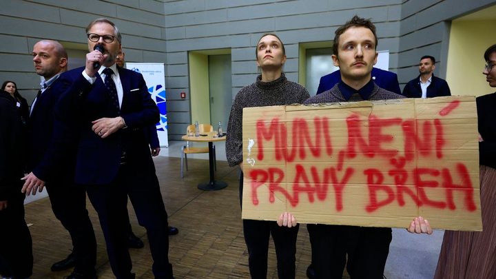 Zemana zatrhli, politici z ODS nevadí, zlobí se studenti, kteří vypískali Fialu; Zdroj foto: Radim Strachoň