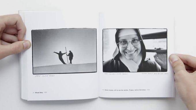 Knihu fotografií Bohdana Holomíčka roku 2000 vydalo nakladatelství Torst ve své edici Fototorst.